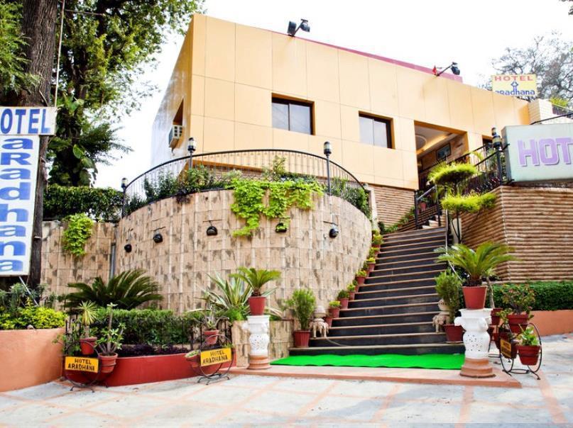 Oyo 13552 Aradhana Hotel 3*