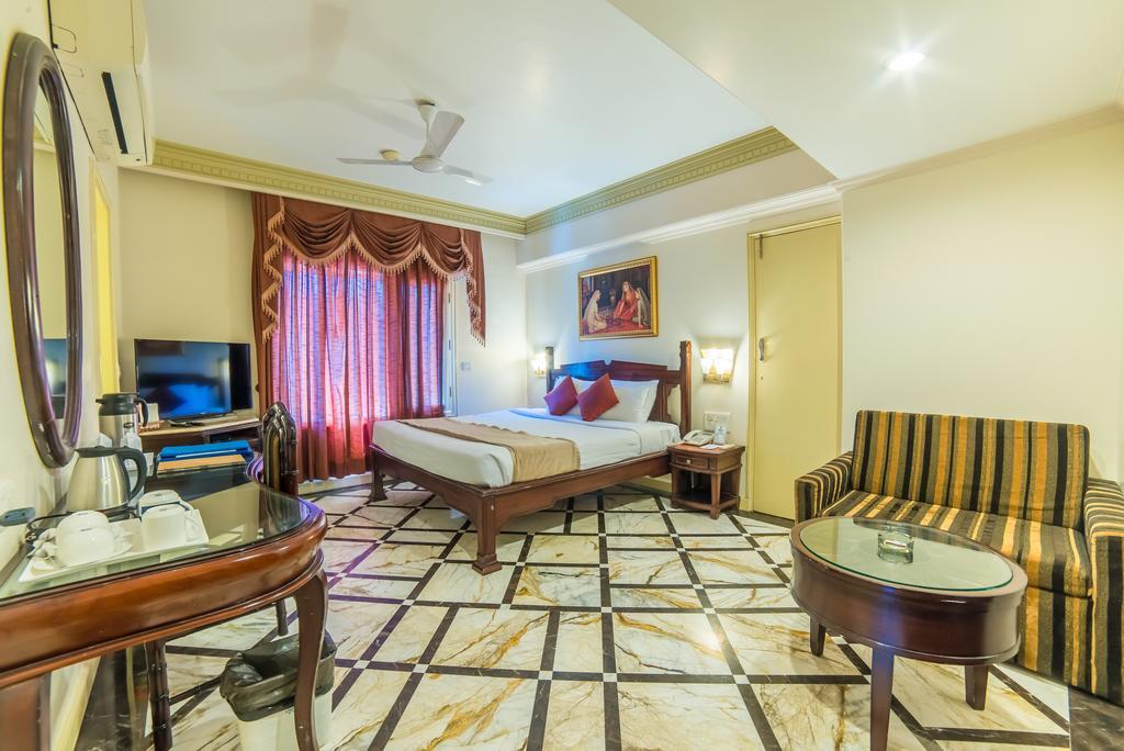 Hillock Hotel Mount Abu