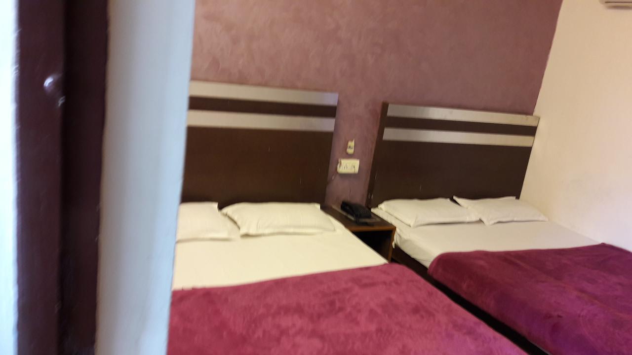 Hotel Raajkamal *