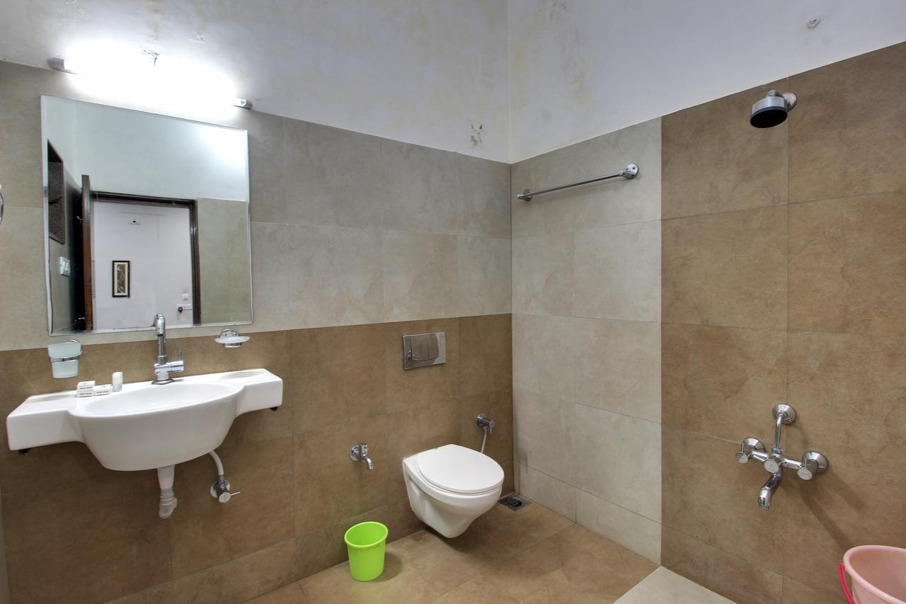 Achal Pure Veg 3* Mount Abu
