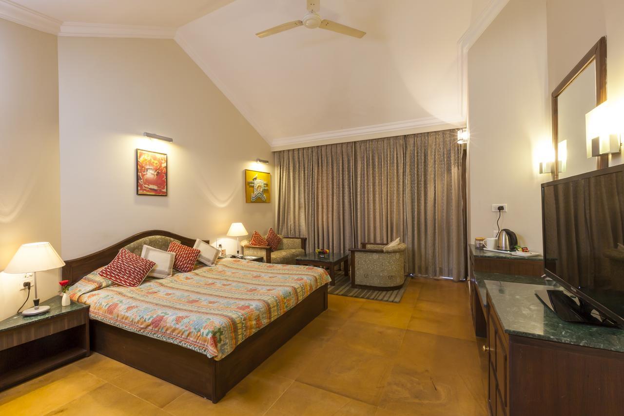 Hilltone Hotel 3*
