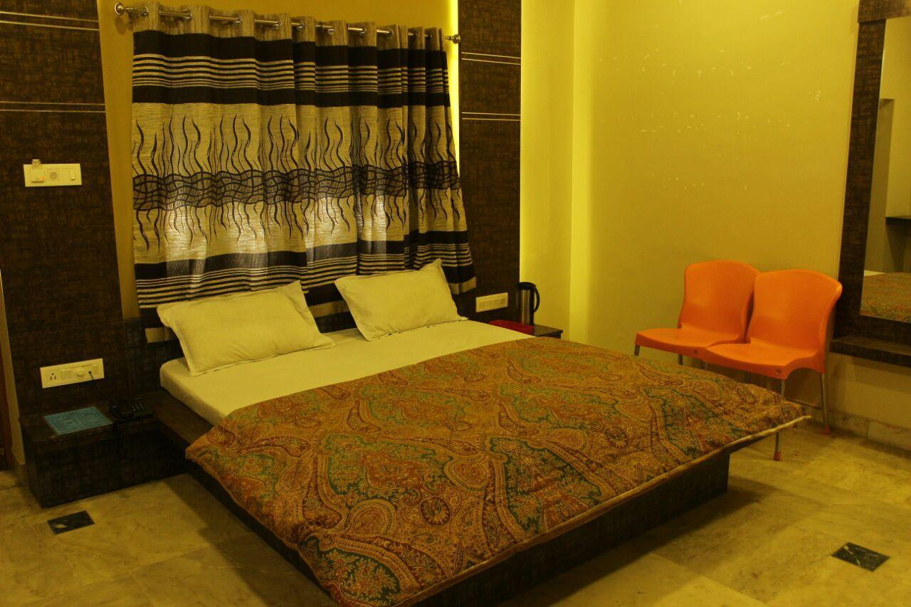 Hilltop Hotel Mount Abu