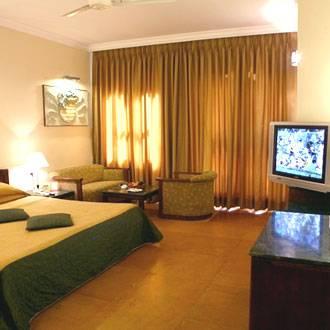 Hilltone Hotel 3*