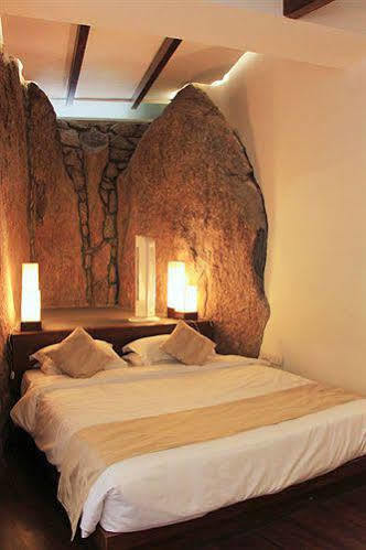 Hotel Hilltone Mount Abu