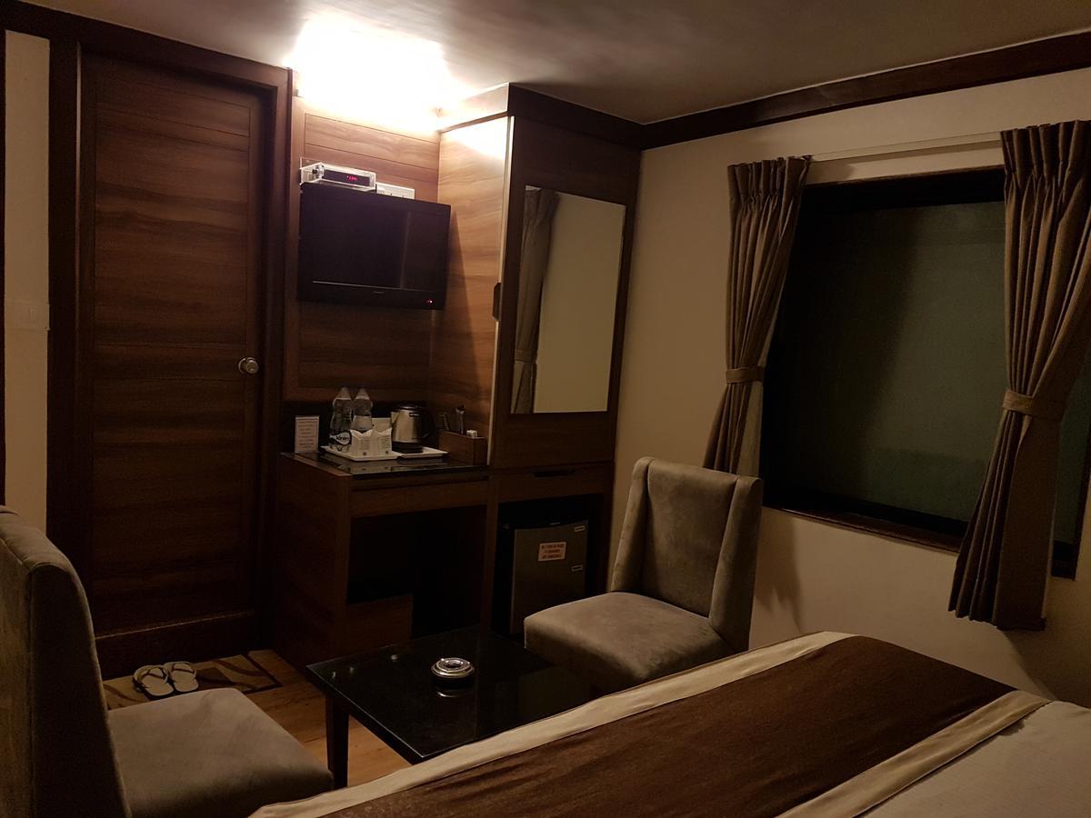 Palace 4*