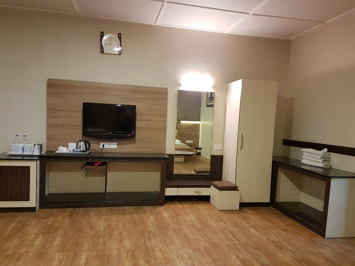 Hotel Savera Palace Mount Abu