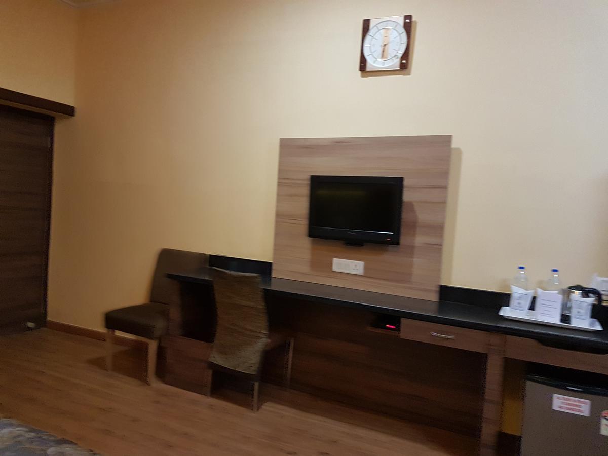 Savera Palace 2*