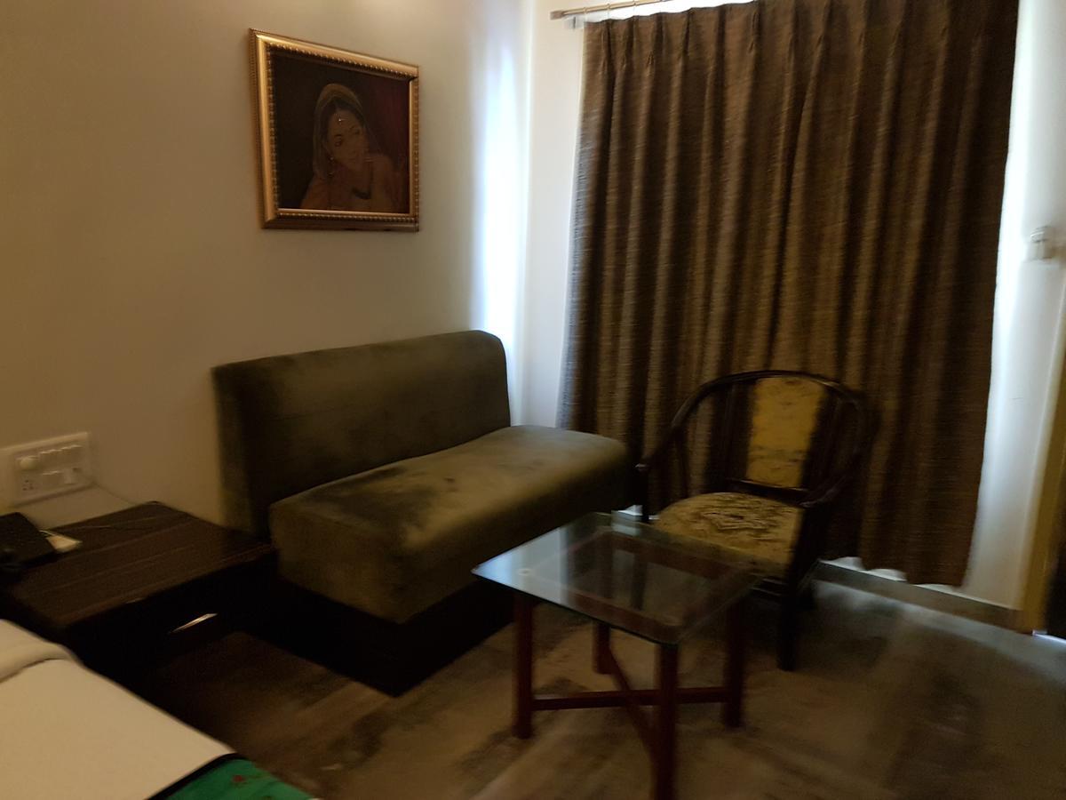 Karnavati 3*