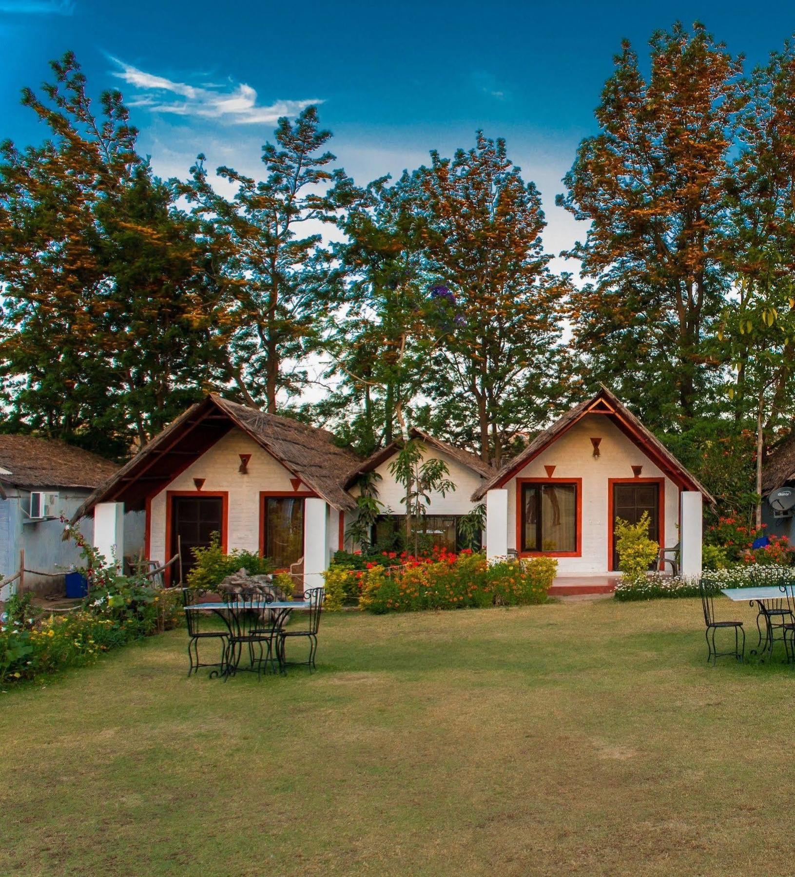 Hotel Saagasa Ratan Mount Abu