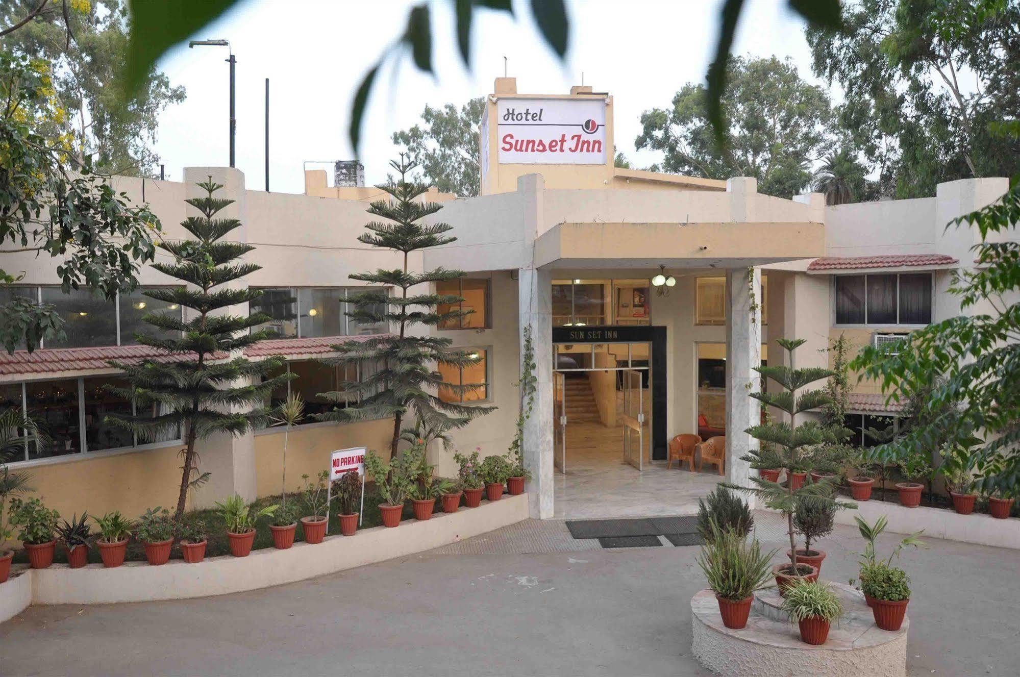 Hotel Sunset ,mount Mount Abu