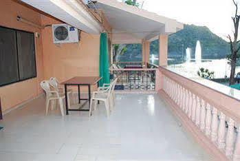 Palace 4*