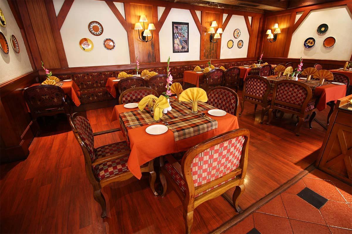 Cama Rajputana Club Hotel