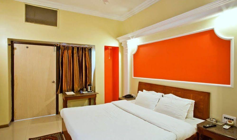 Hotel Oyo 13552 Aradhana Mount Abu