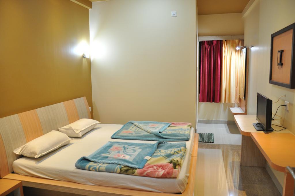 Oasis Hotel