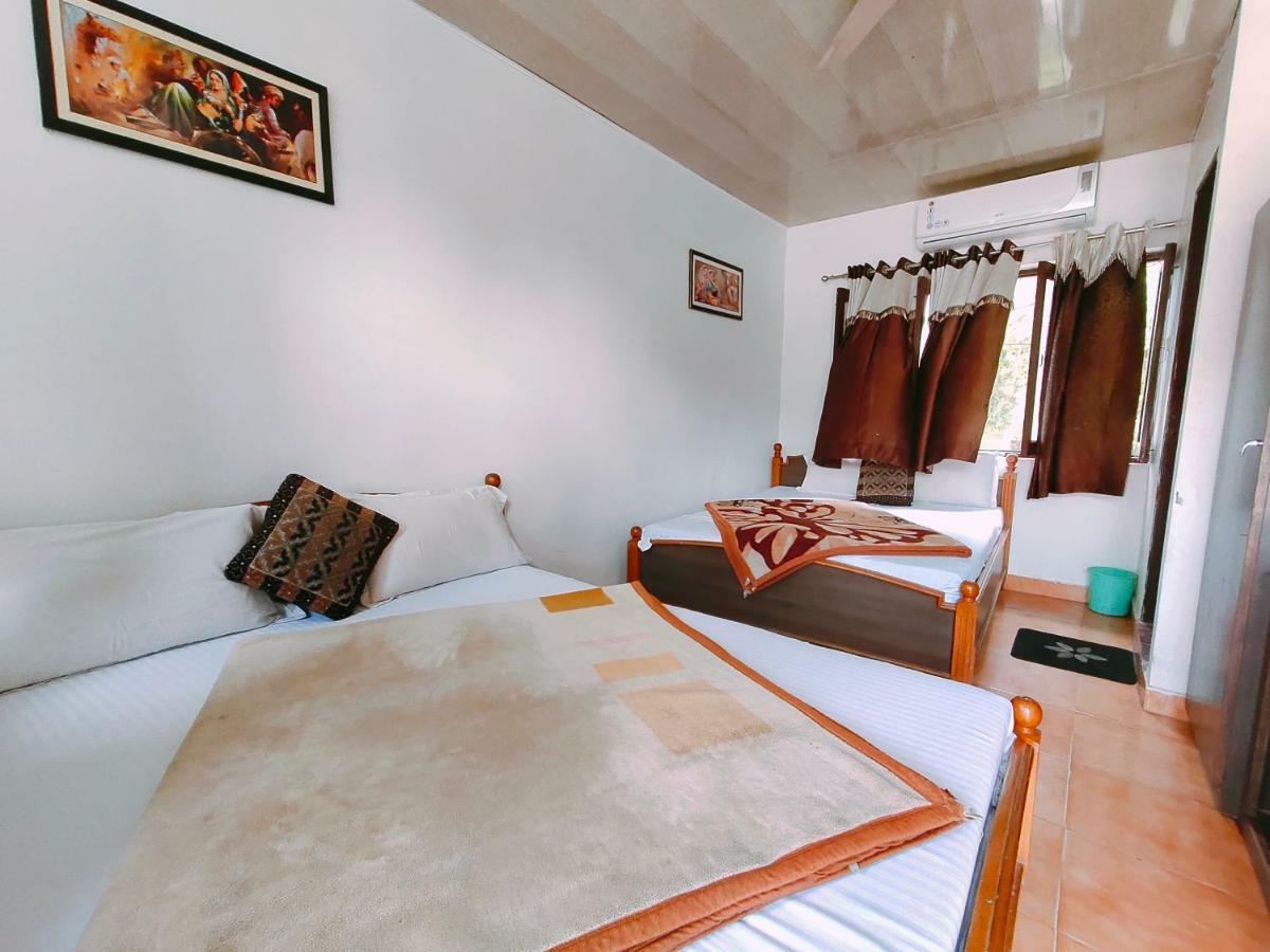 Hotel Radhika Palace