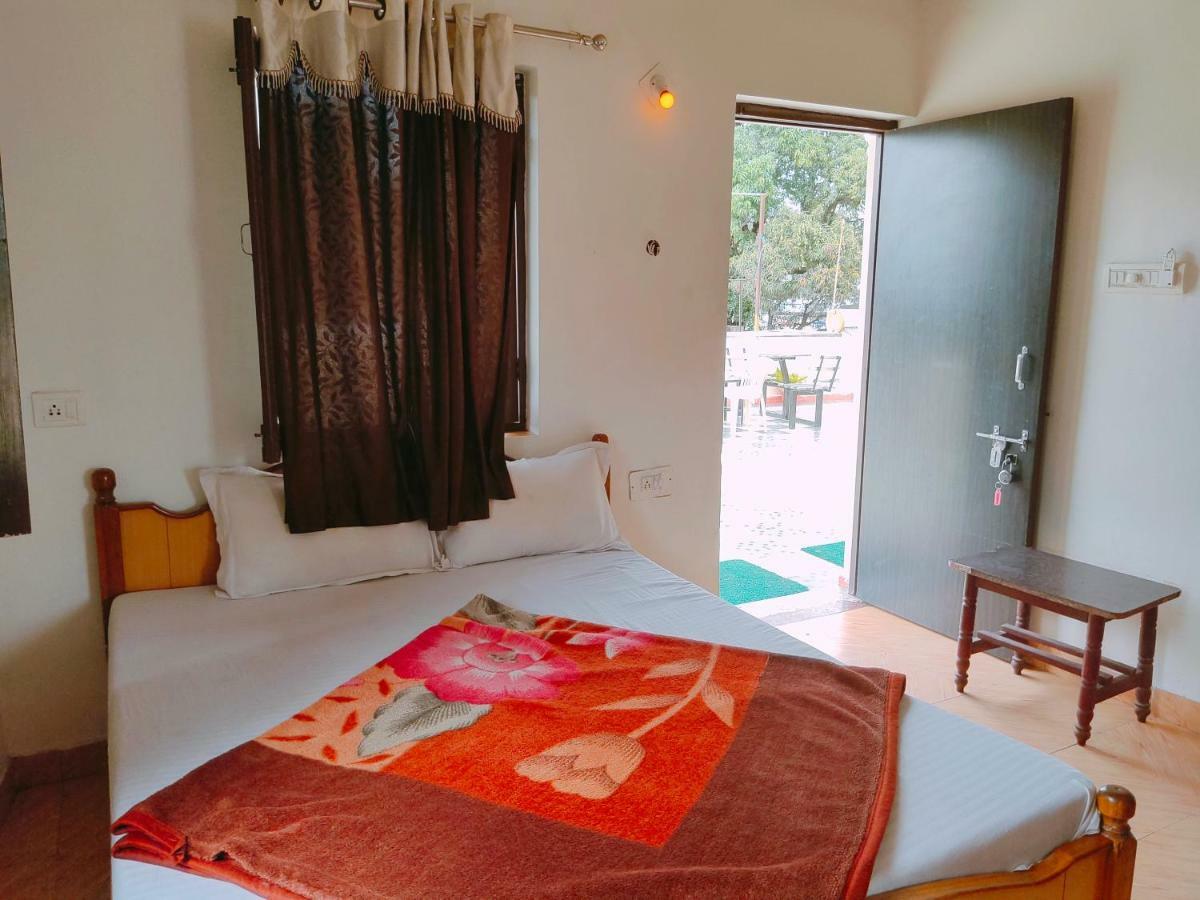 Hotel Radhika Palace 2*