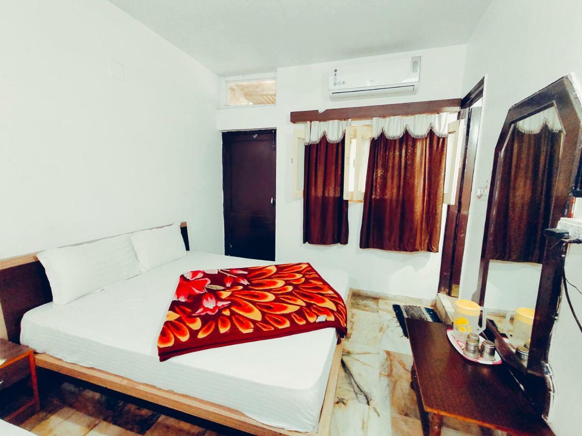 Hotel Radhika Palace