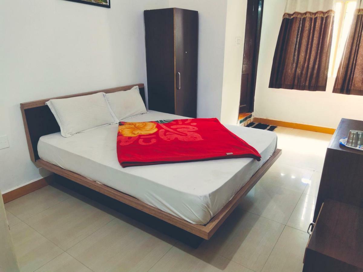 Hotel Radhika Palace Mount Abu