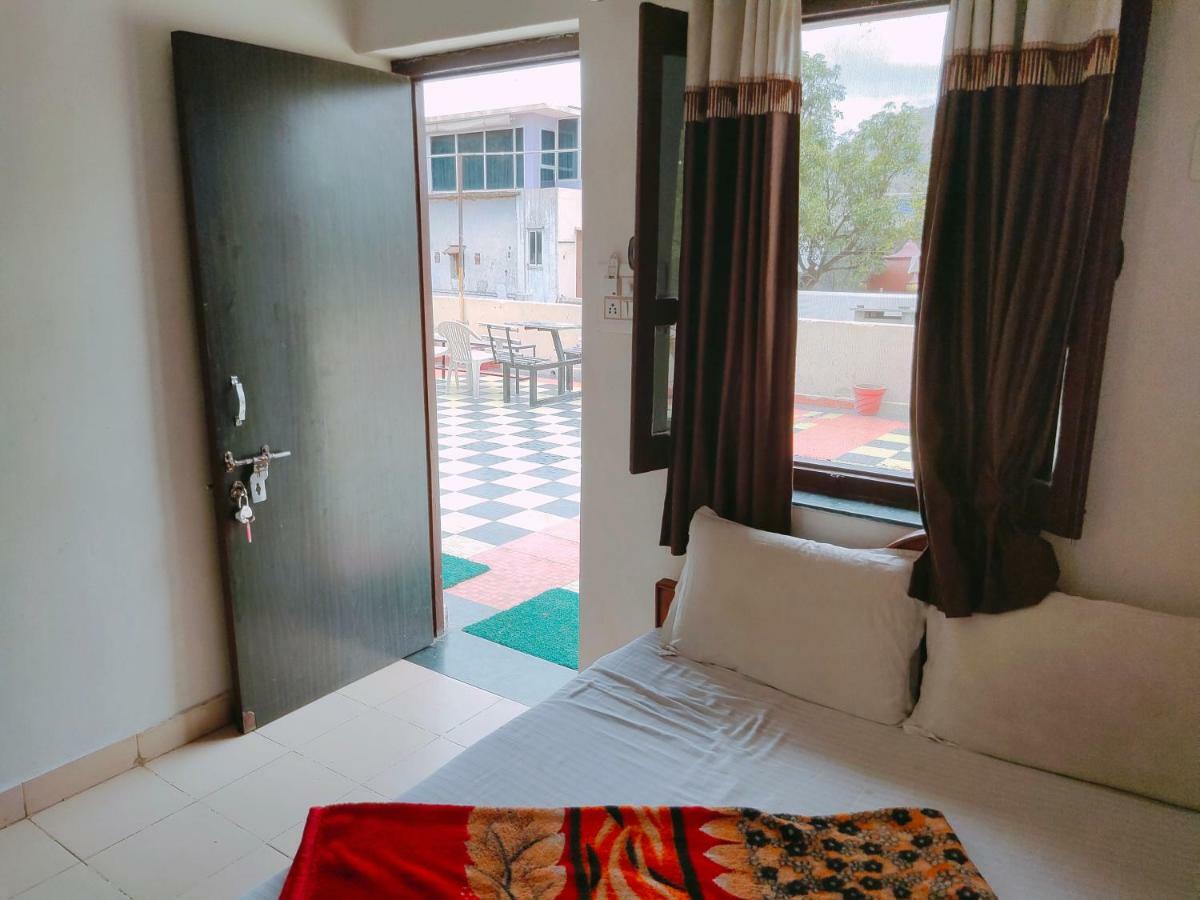Hotel Radhika Palace 2*