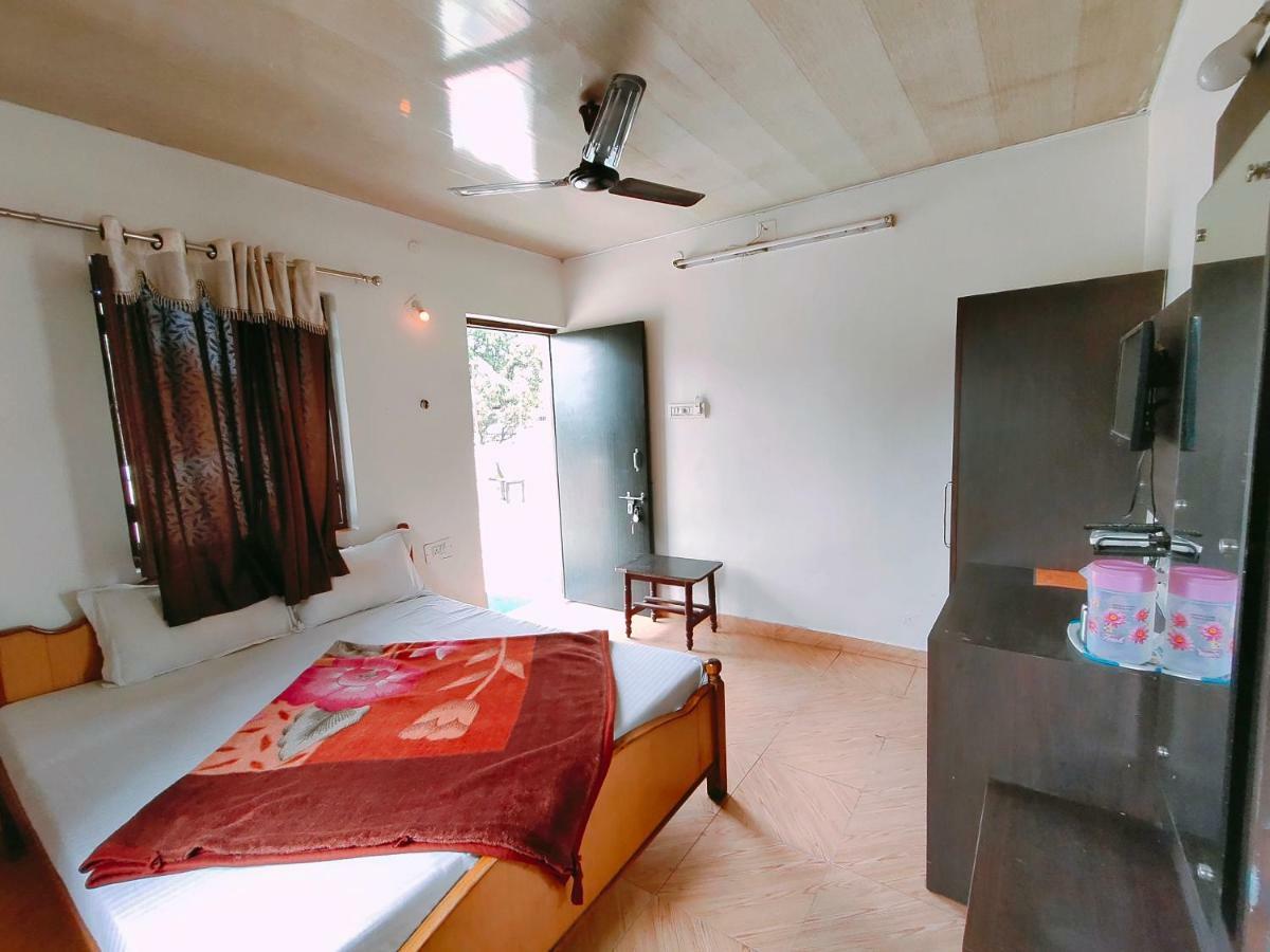 Hotel Radhika Palace 2*