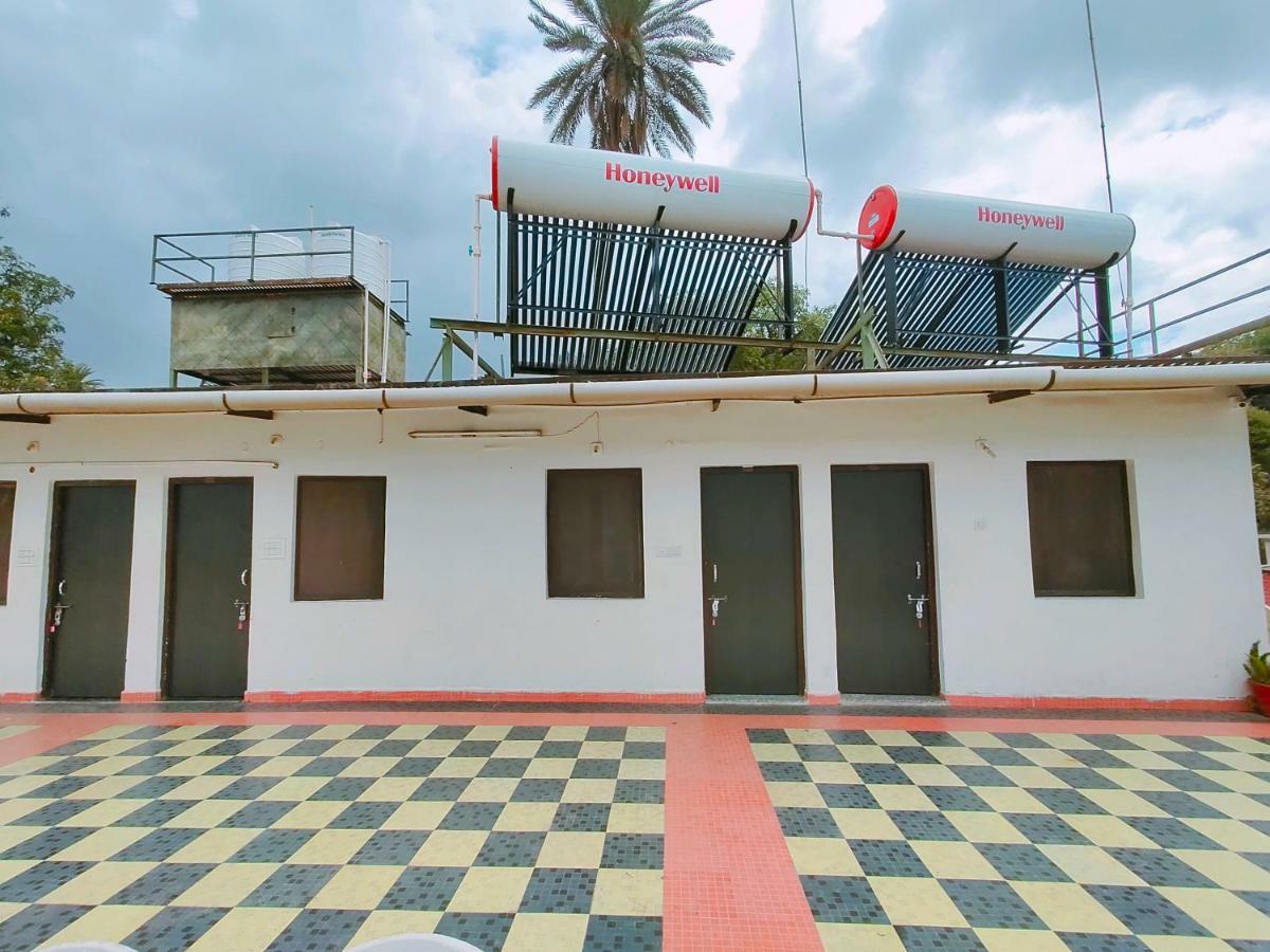 Radhika Palace Hotel 2*