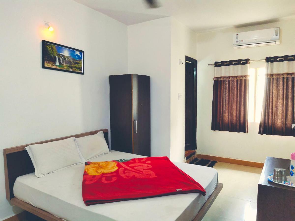 Hotel Radhika Palace