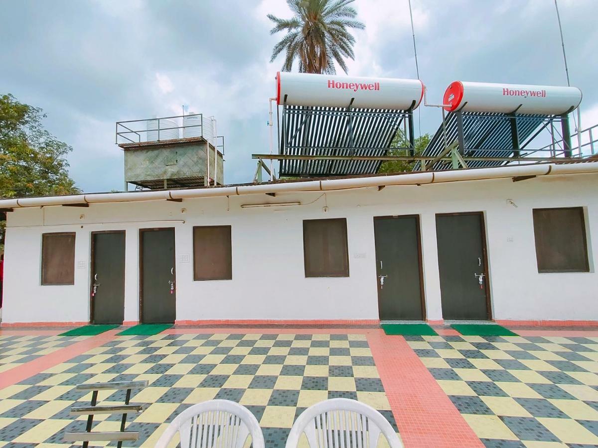 Hotel Radhika Palace