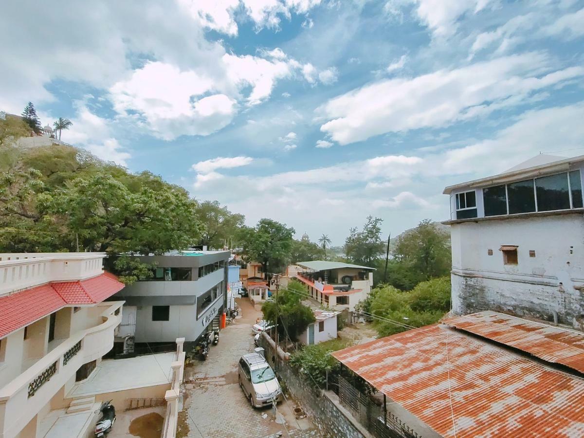 Hotel Radhika Palace