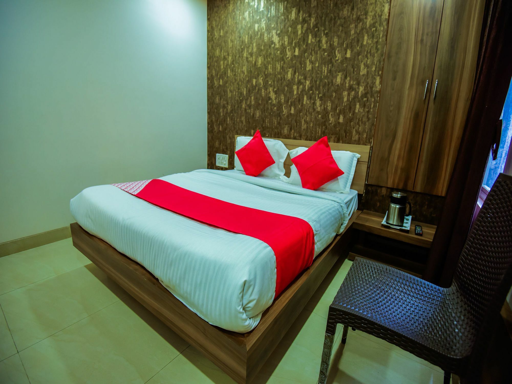 Capital O 13791 Mount Winds Hotel