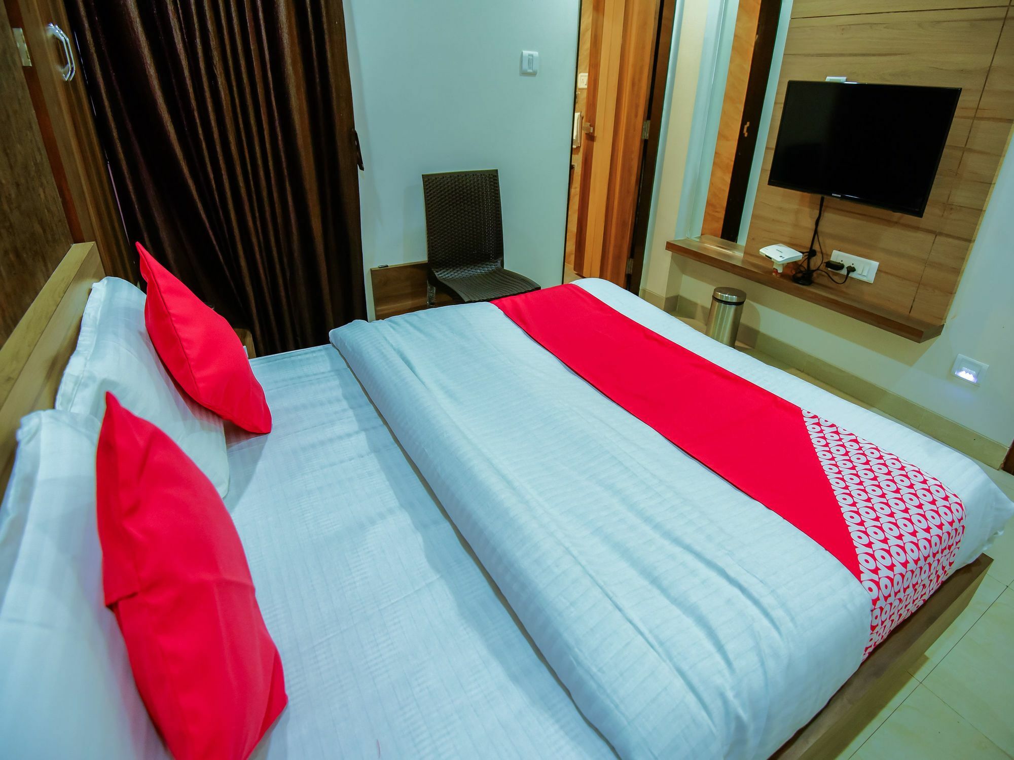 Hotel Capital O 13791 Mount Winds 3*