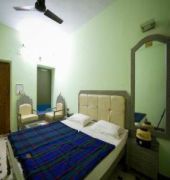 Vande Mataram Hotel *