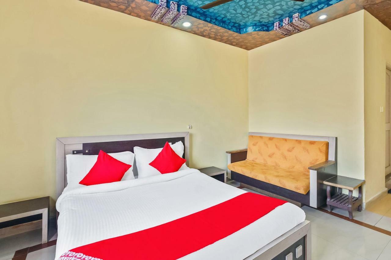 Hotel Oyo 28708 Hill Palace 3*