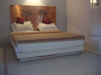 Akhey Vilas Hotel