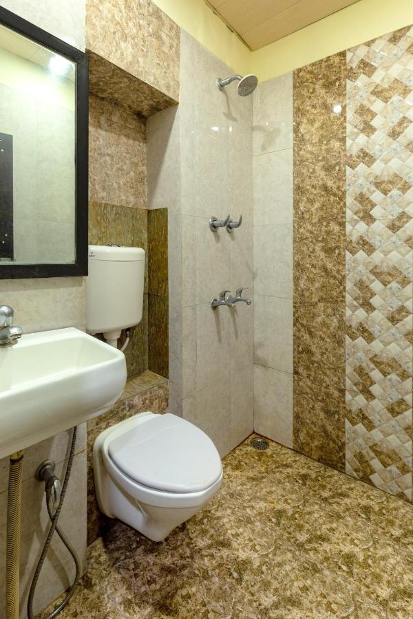 Banjara Hotel 3*
