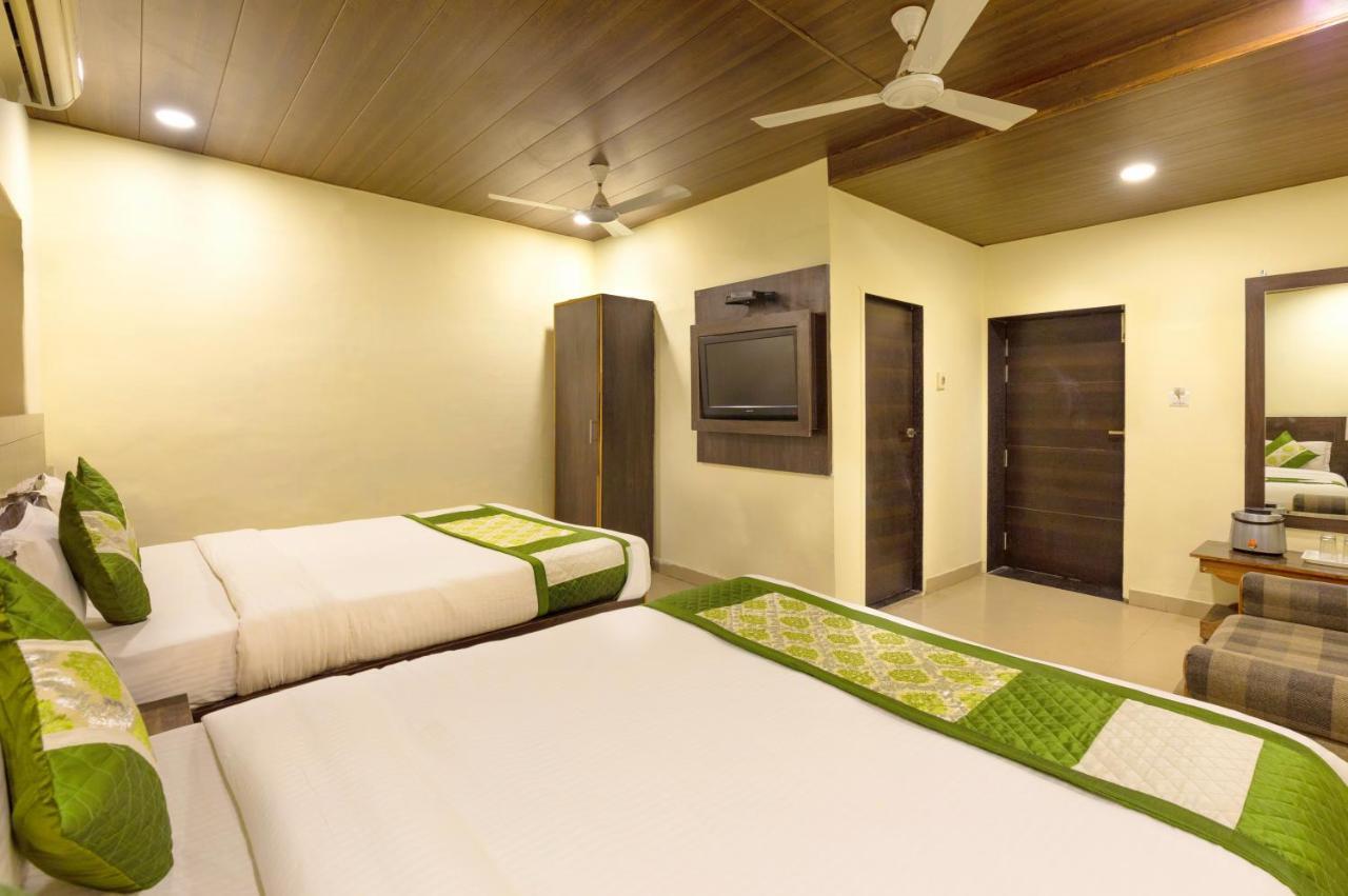 Banjara Hotel 3*