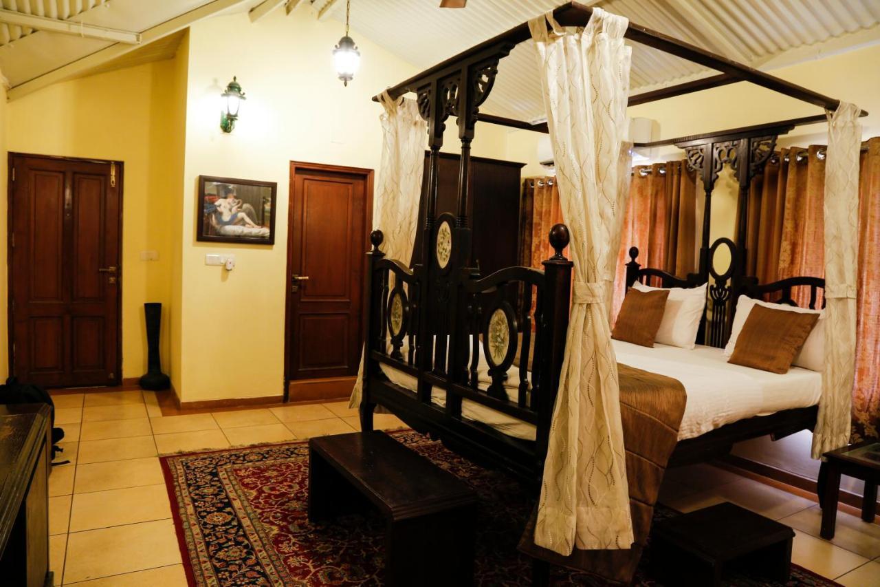Manek Manor 3*