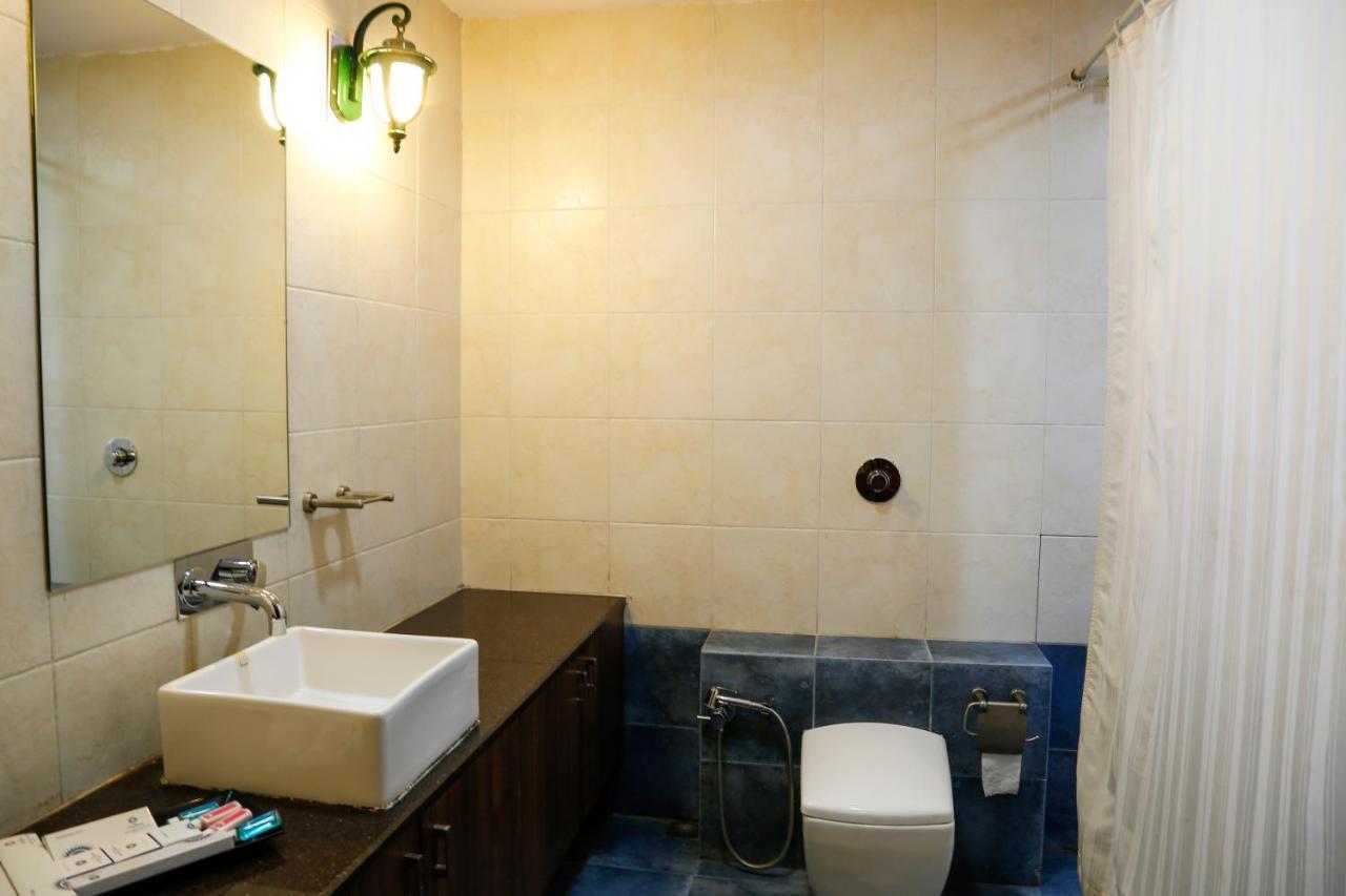 Manek Manor 3*