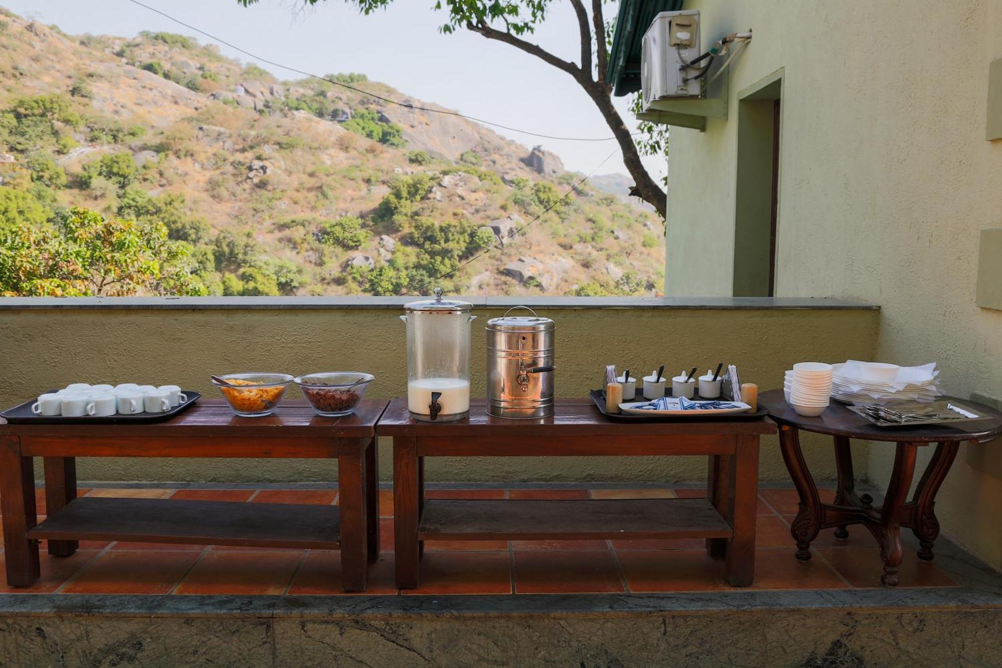 Manek Manor 3*