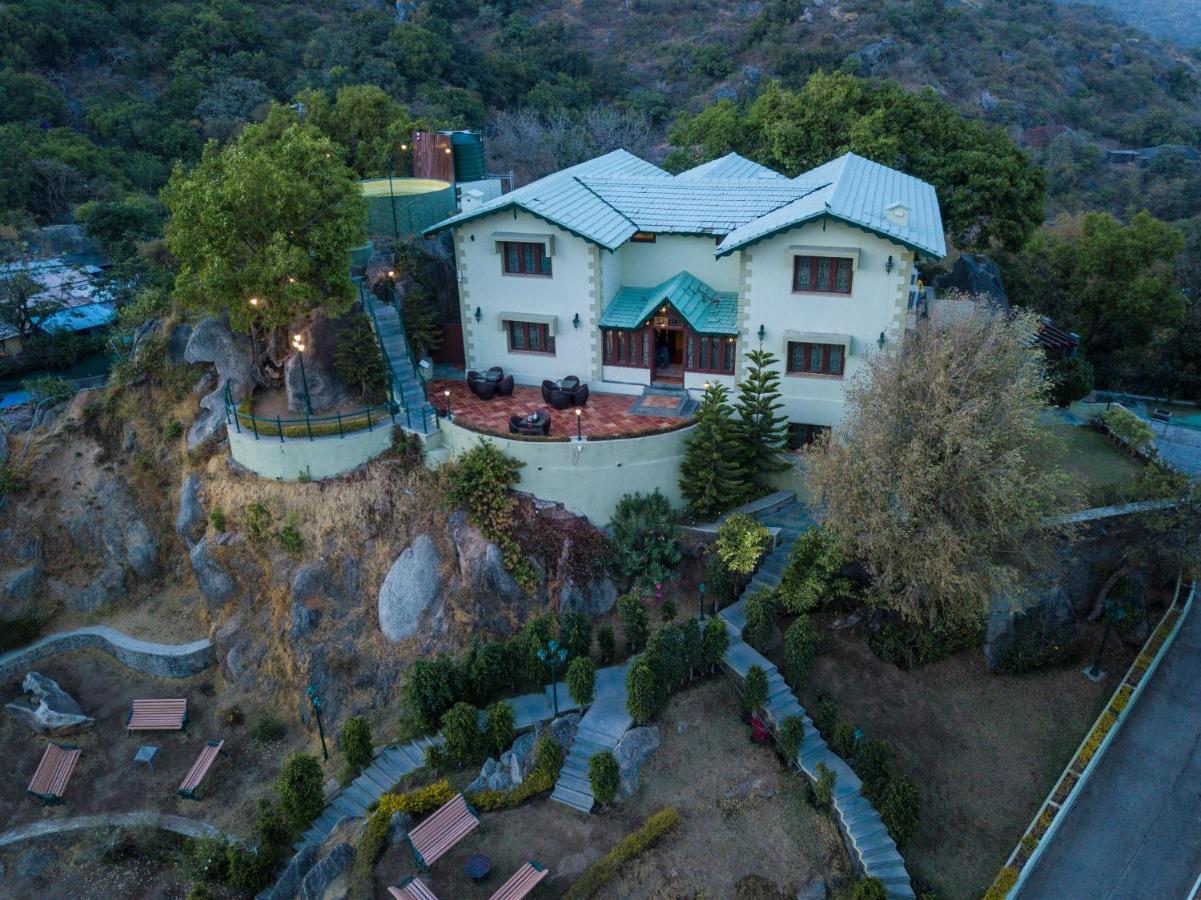 Manek Manor Hotel