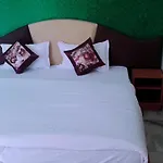 Paradise Hotel For Couples