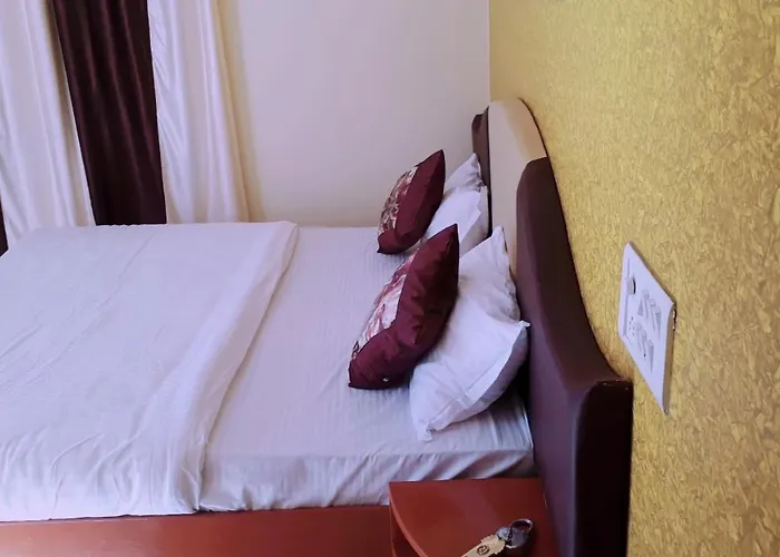 Paradise Hotel For Couples