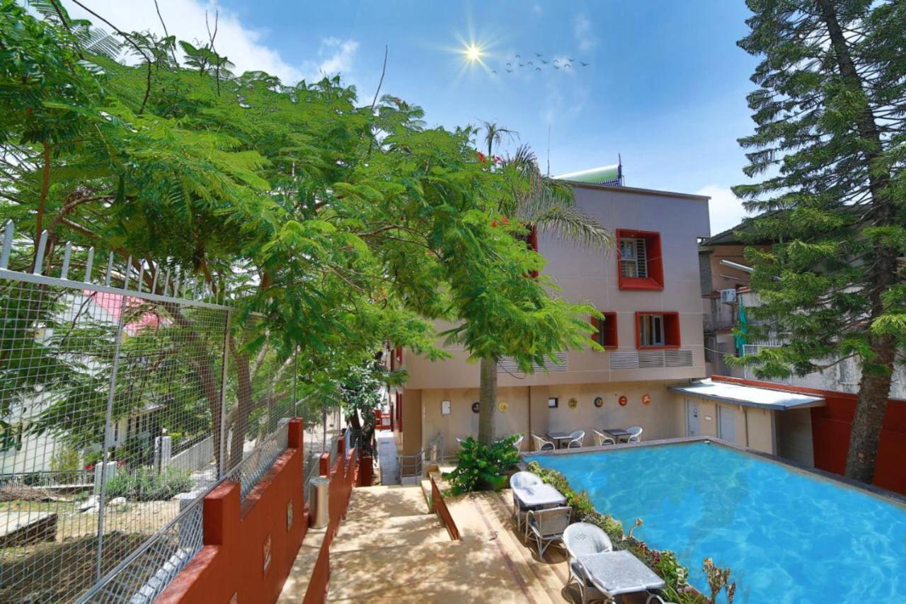 Marigold With Swimming Pool 3*