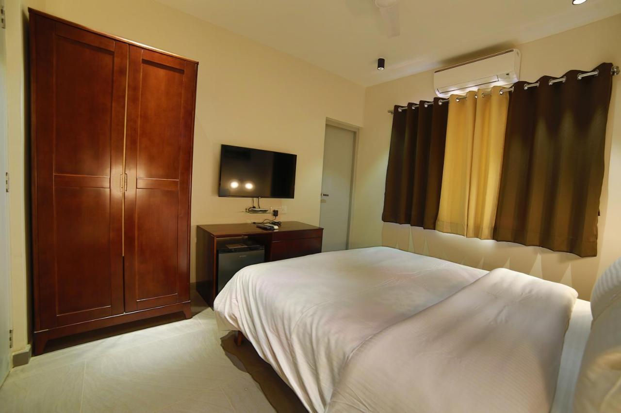 Marigold With Swimming Pool 3*