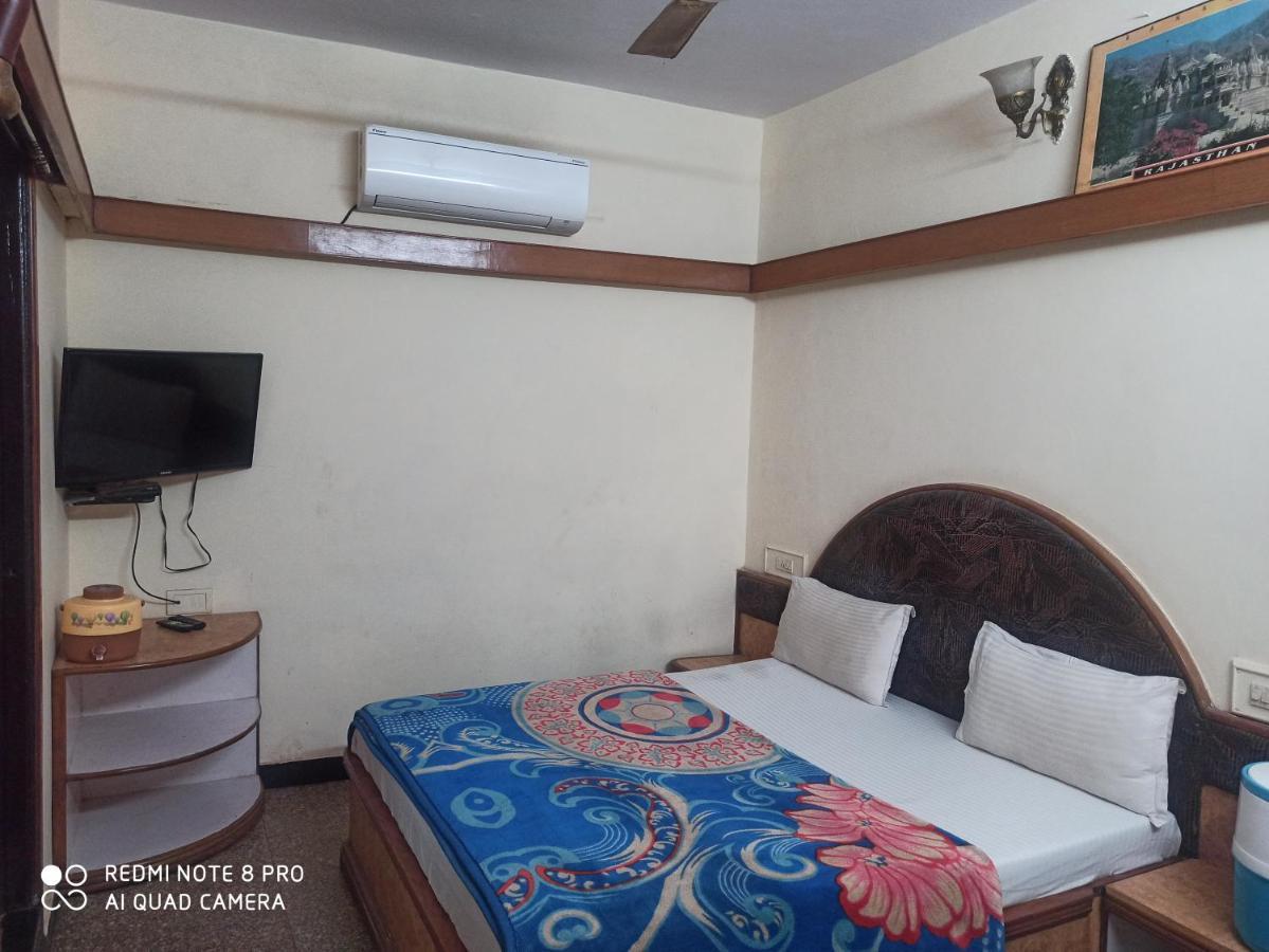 Hotel Priyanka Mount Abu