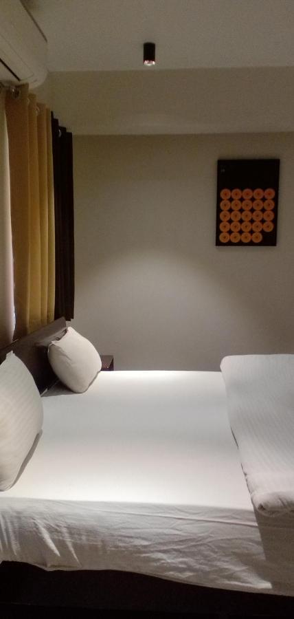 Marigold With Swimming Pool Hotel