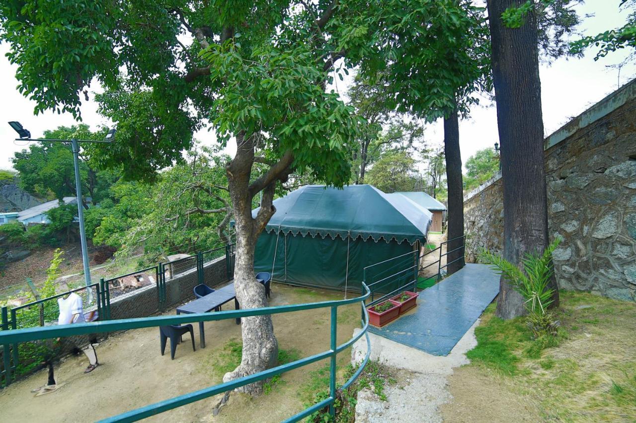 Resort The Colonial Manek Manor