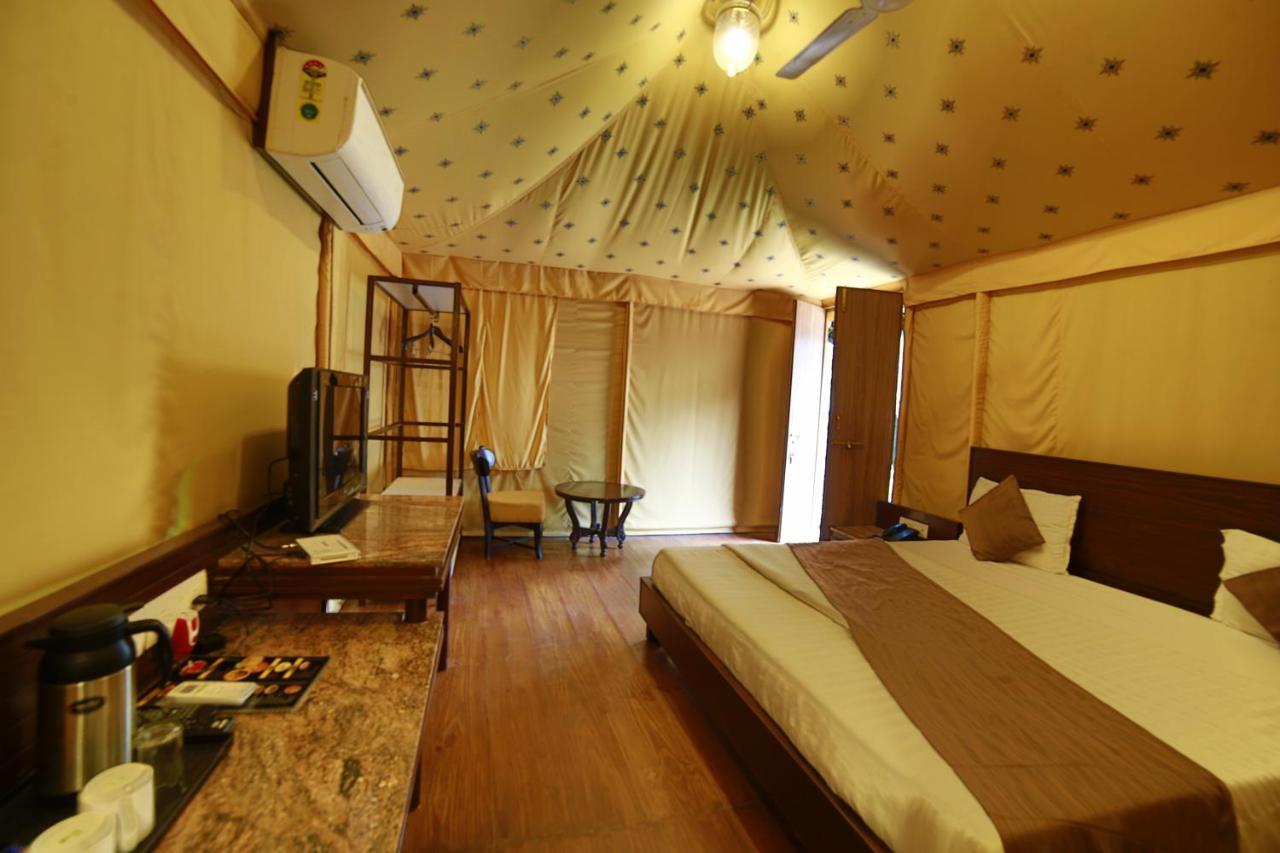 The Colonial Manek Manor Resort 3*