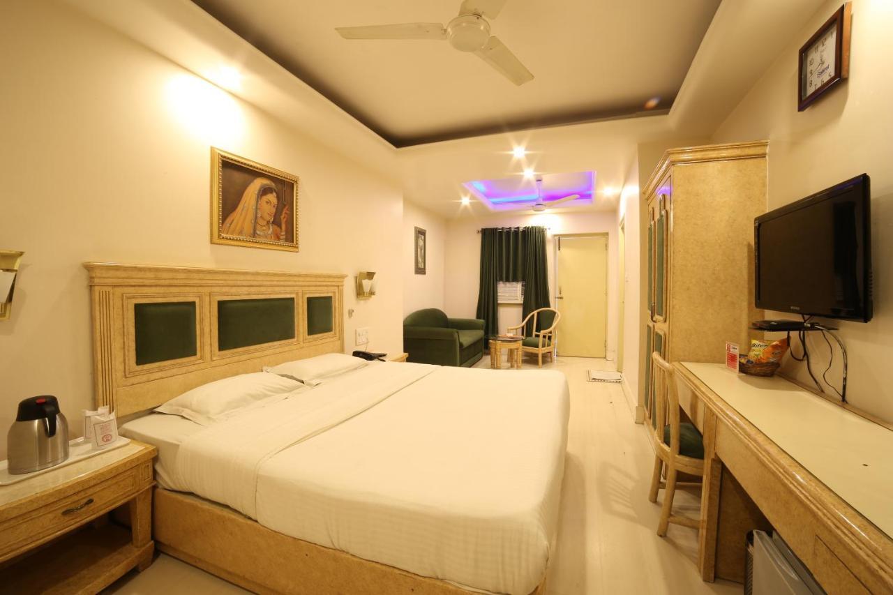 Samrat International Hotel 4*