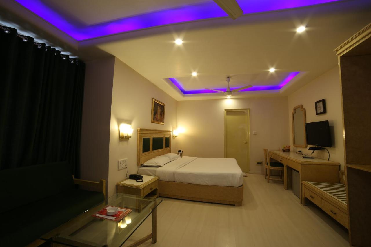 Samrat International Hotel 4*
