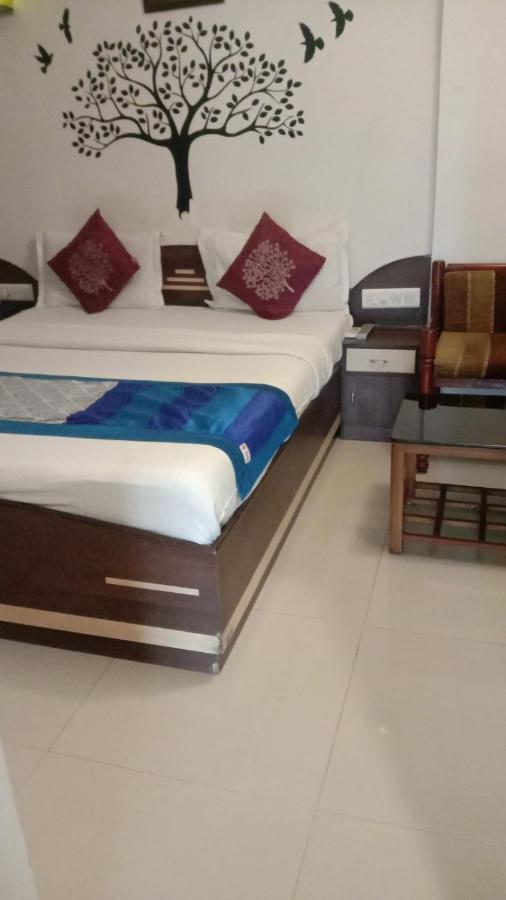 Hotel R.j.house,